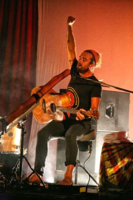 Xavier Rudd's Spirit Bird Tour: A Symphony of Soul and Sustainability in Berlin!